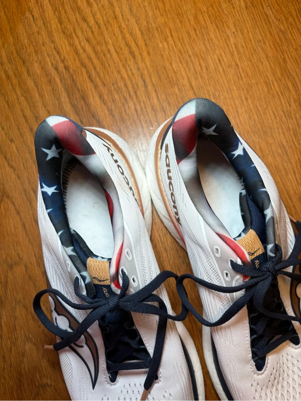Saucony Ride 18 American Flag 4th of July Running Shoes Men’s 9